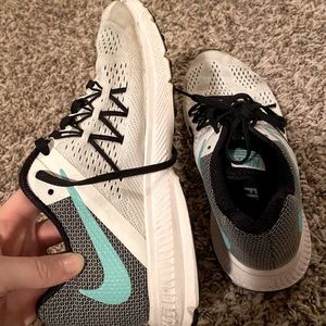 Nike zoom winflo 3 shoes